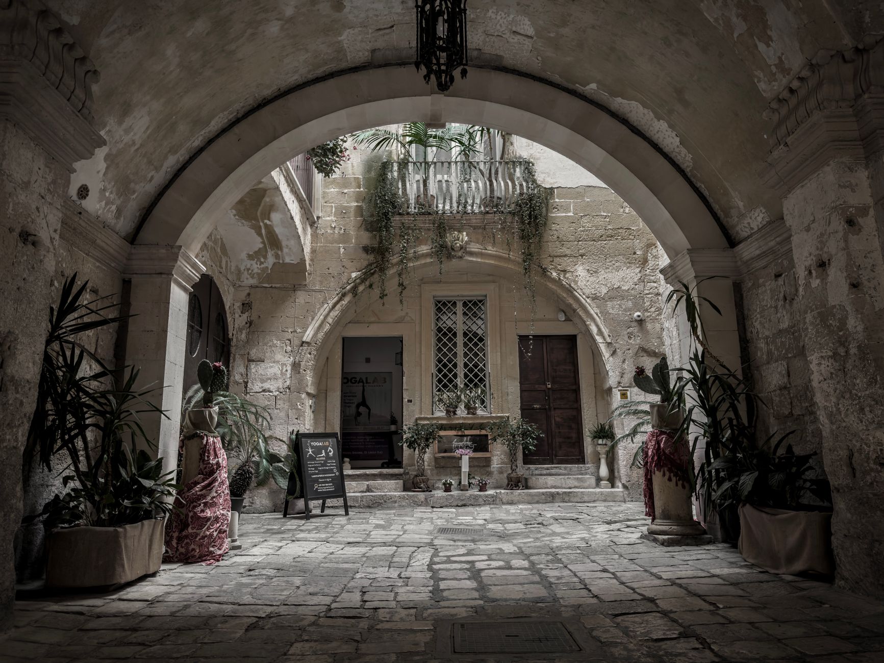 Alaçatı Courtyard